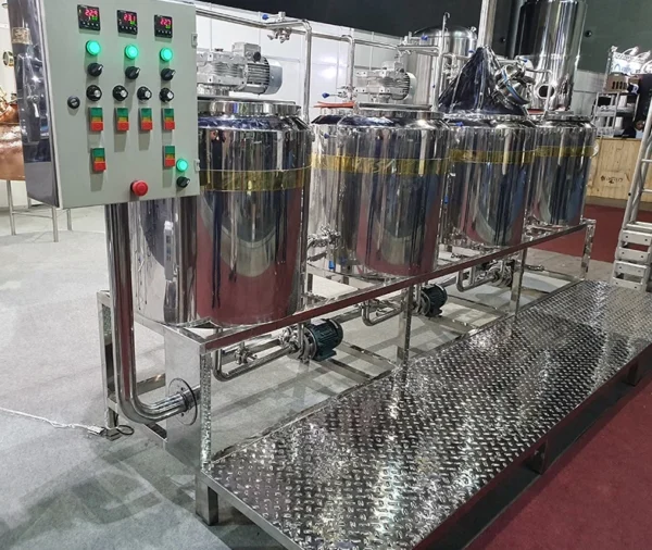 Equipamentos em inox fabricados em aço AISI 301 pela Santa Efigênia