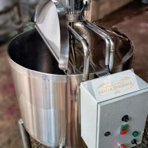 Tanque misturador em inox Santa Efigênia em ambiente industrial